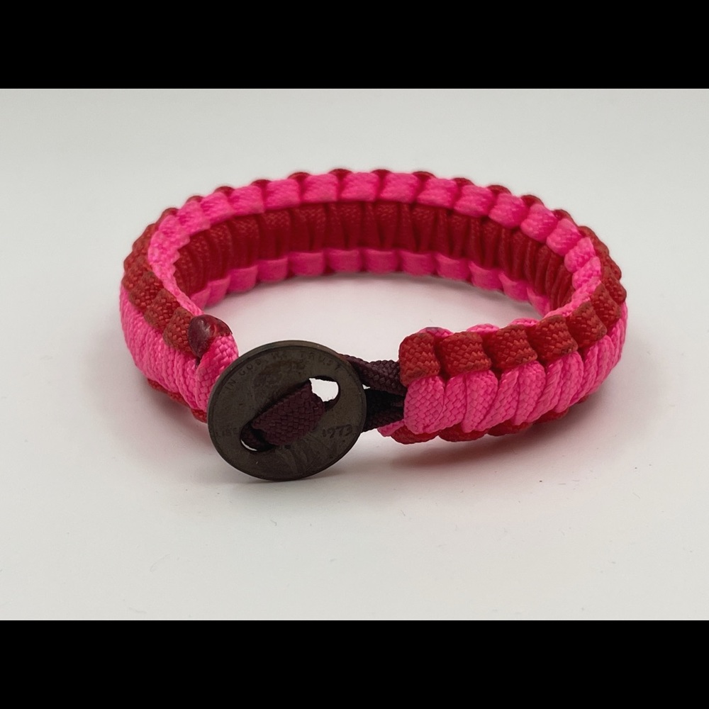 Paracord bracelet